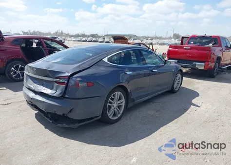 2015 Tesla Model S 70D/85D/P85D z USA, uszkodzony, nr VIN 5YJSA1S26FF085821